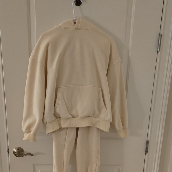 Cream Sweat Set - Picture 1 of 3